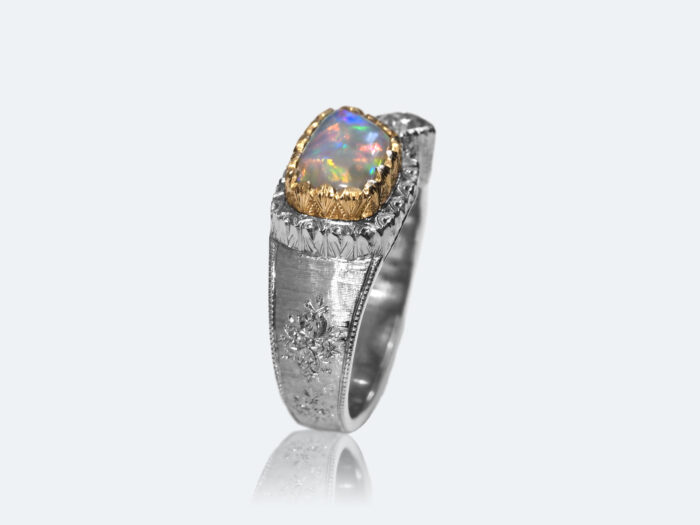 フィレンツェ彫りブラックオパールリング