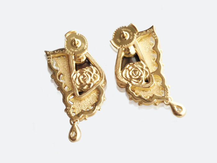 フィレンツェ彫りボルダーオパールピアス