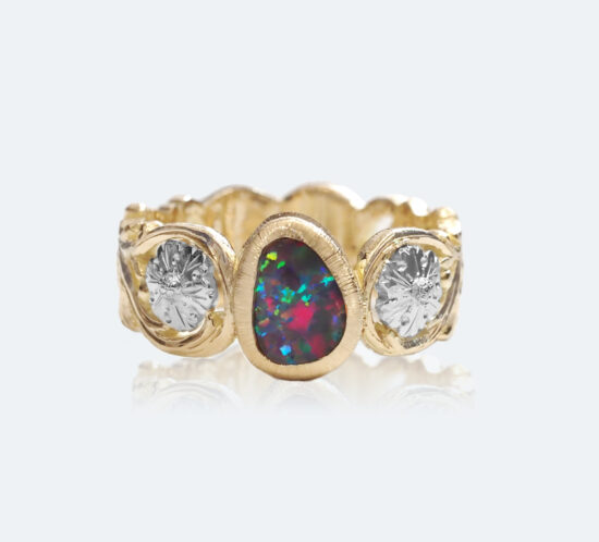 フィレンツェ彫りブラックオパールリング