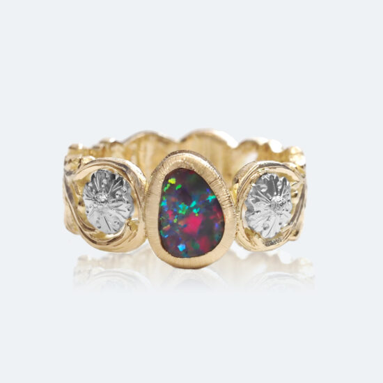 フィレンツェ彫りブラックオパールリング